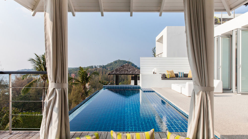 Villa Sammasan - Sun loungers by the pool